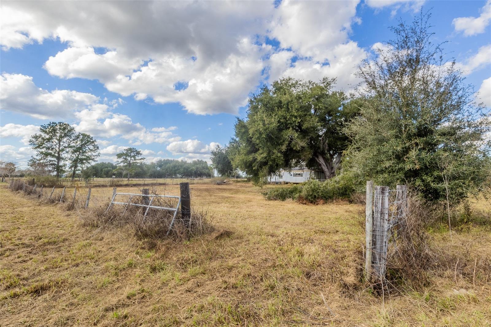 GROVELAND FARMS 17-23-25 - Land