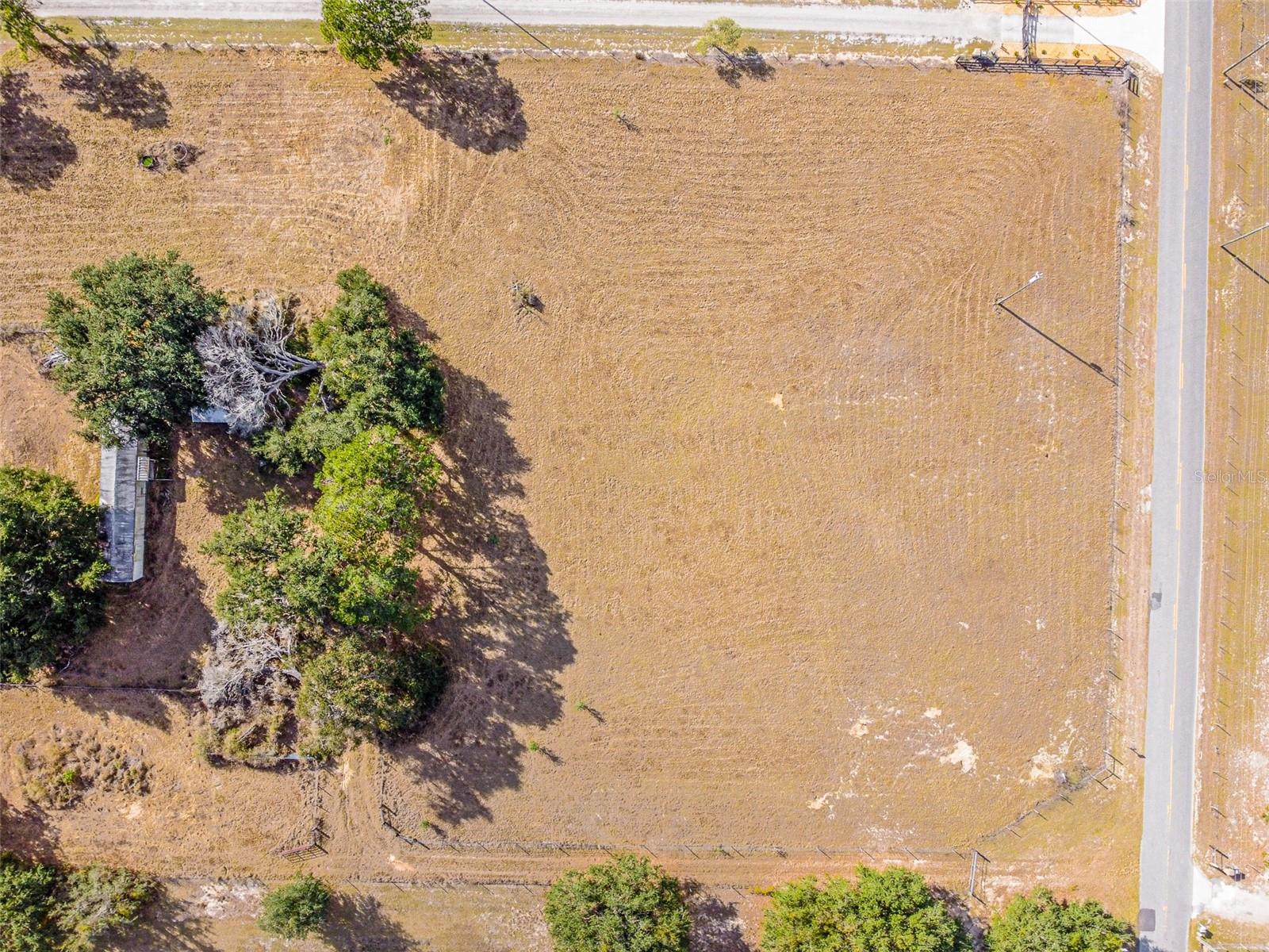 GROVELAND FARMS 17-23-25 - Land