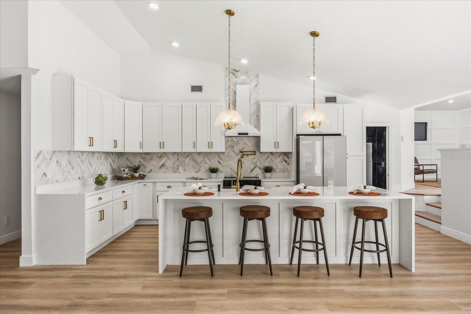 CRESCENT BAY - Residential