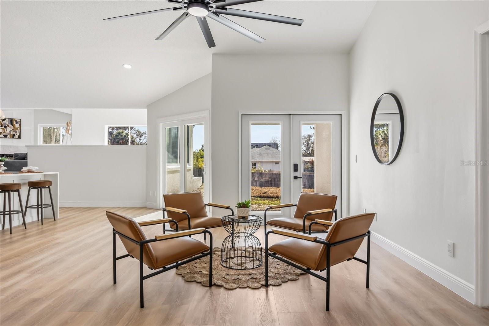 CRESCENT BAY - Residential