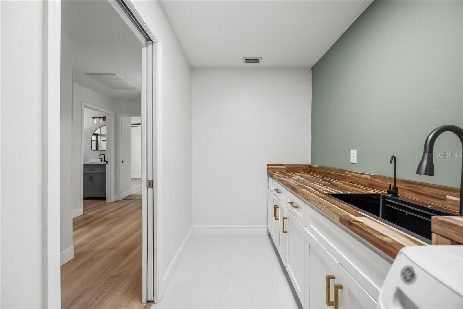 CRESCENT BAY - Residential