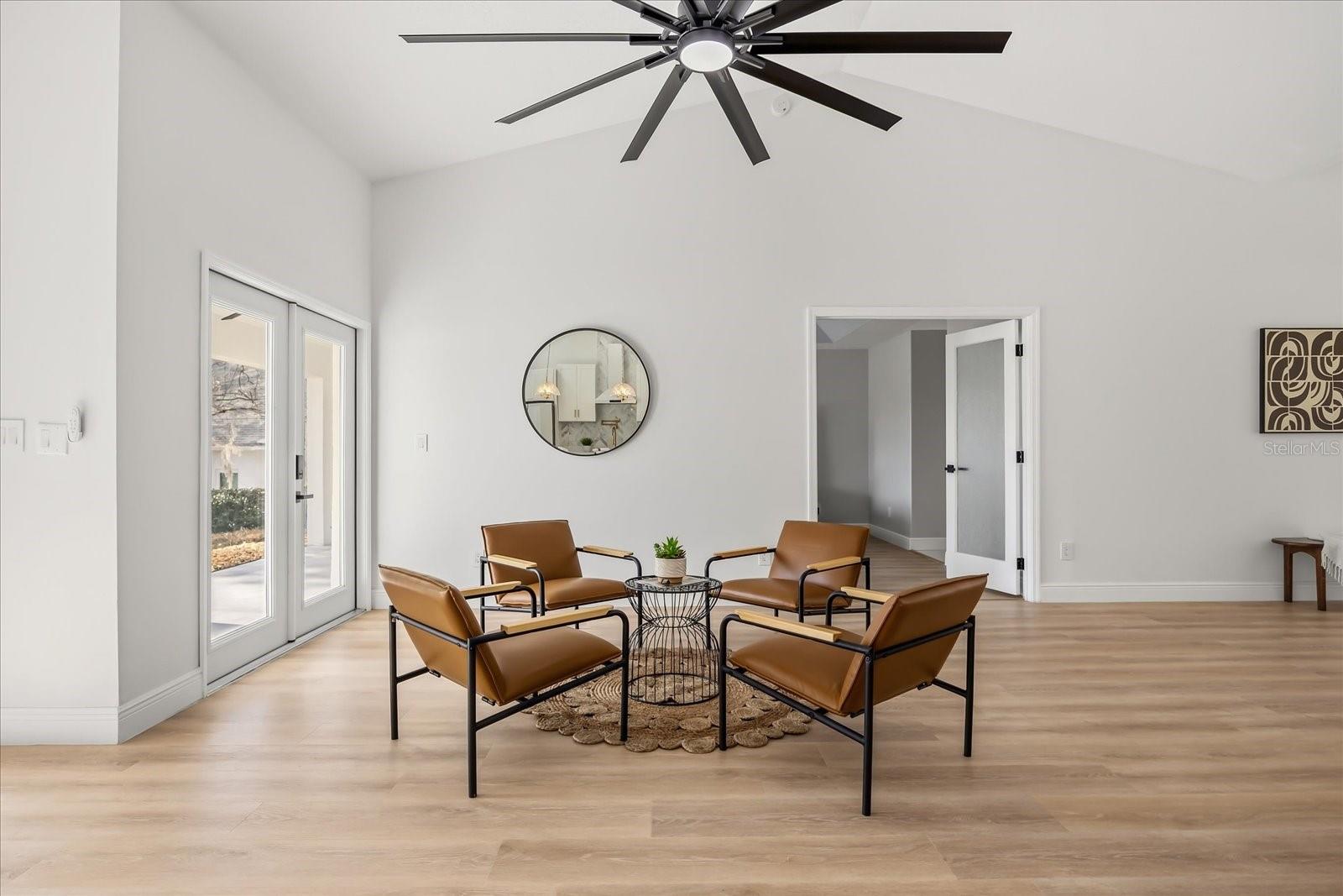 CRESCENT BAY - Residential