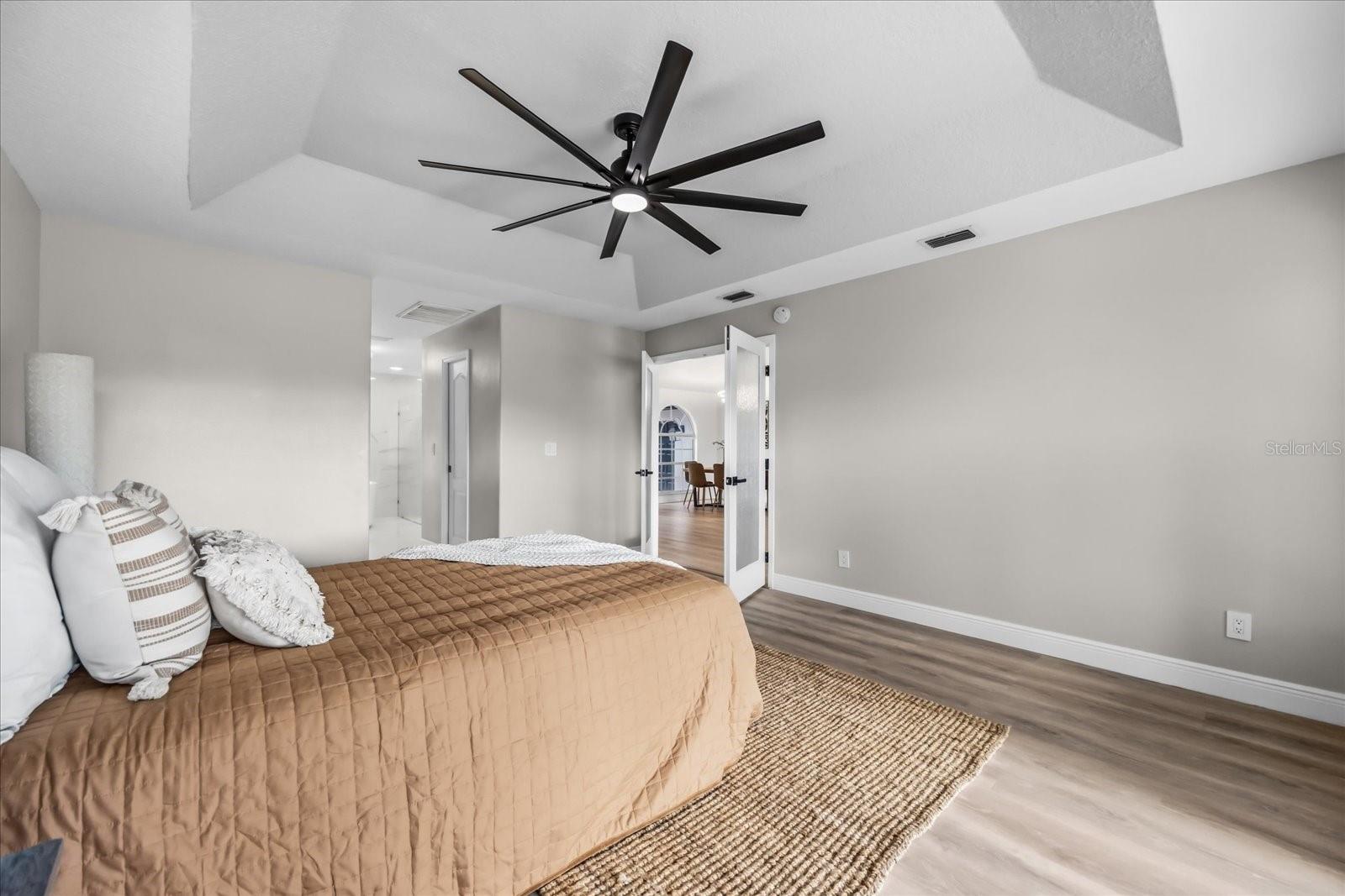 CRESCENT BAY - Residential