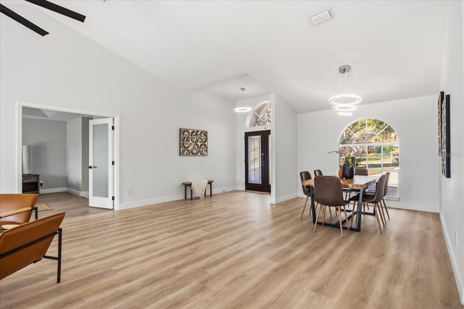 CRESCENT BAY - Residential