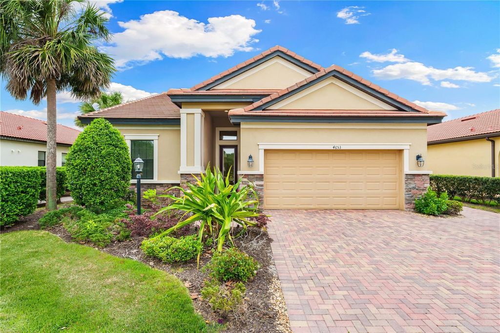 Photo of 4653 Royal Dornoch Circle, Bradenton, FL 34211 (MLS # A4659470)