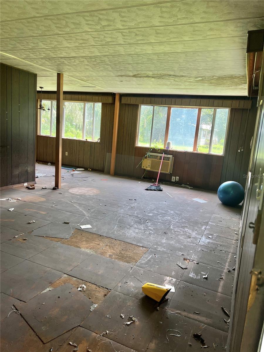 ORIGINAL BLOOMINGDALE ACRES - Land