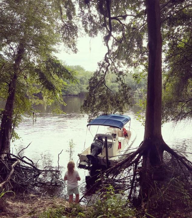 SUWANNEE LANDING SUB - Land