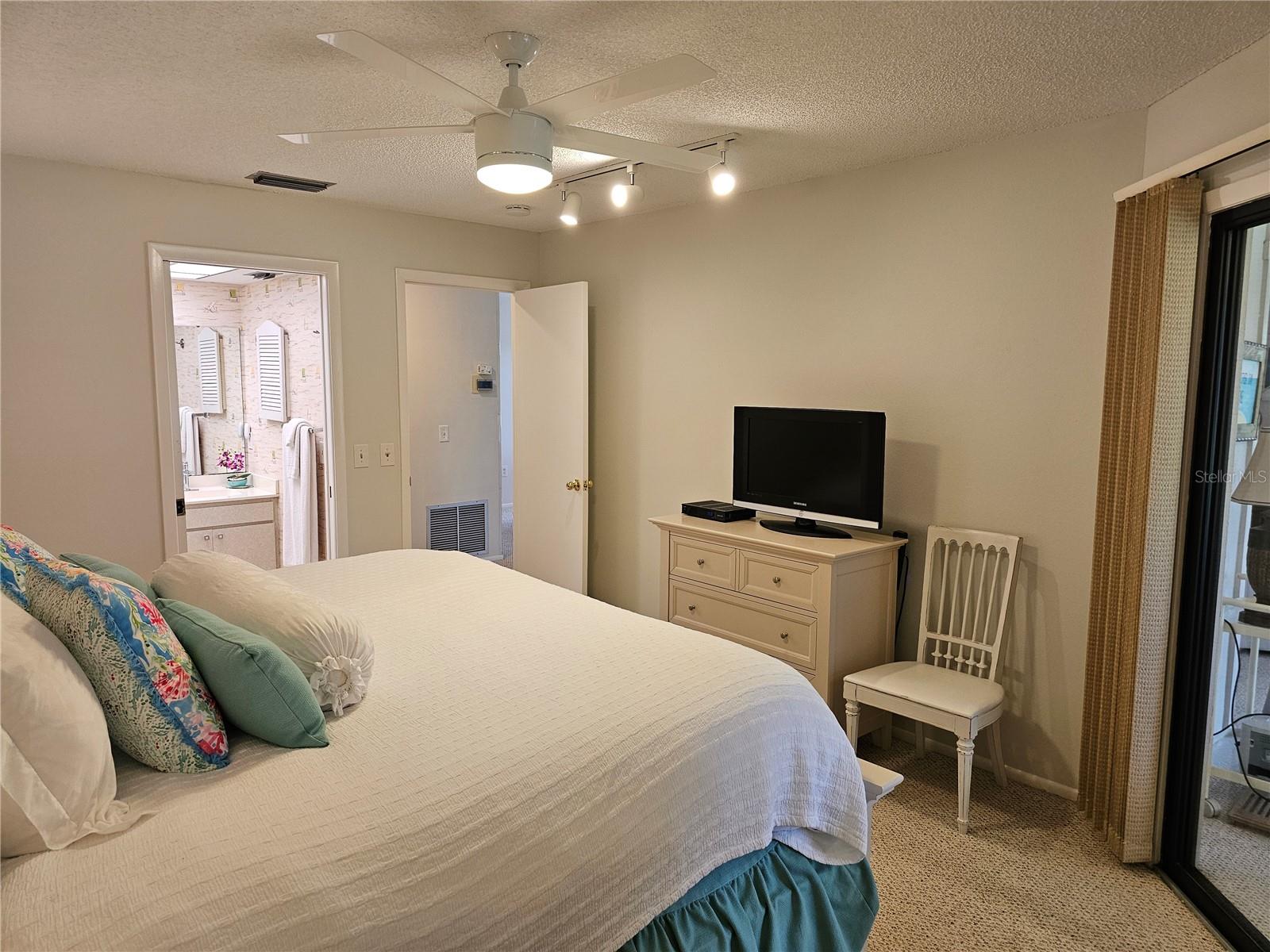 THE TERRACES AT WILD OAK BAY IV - Residential Lease