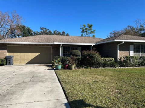 A home in LAKELAND