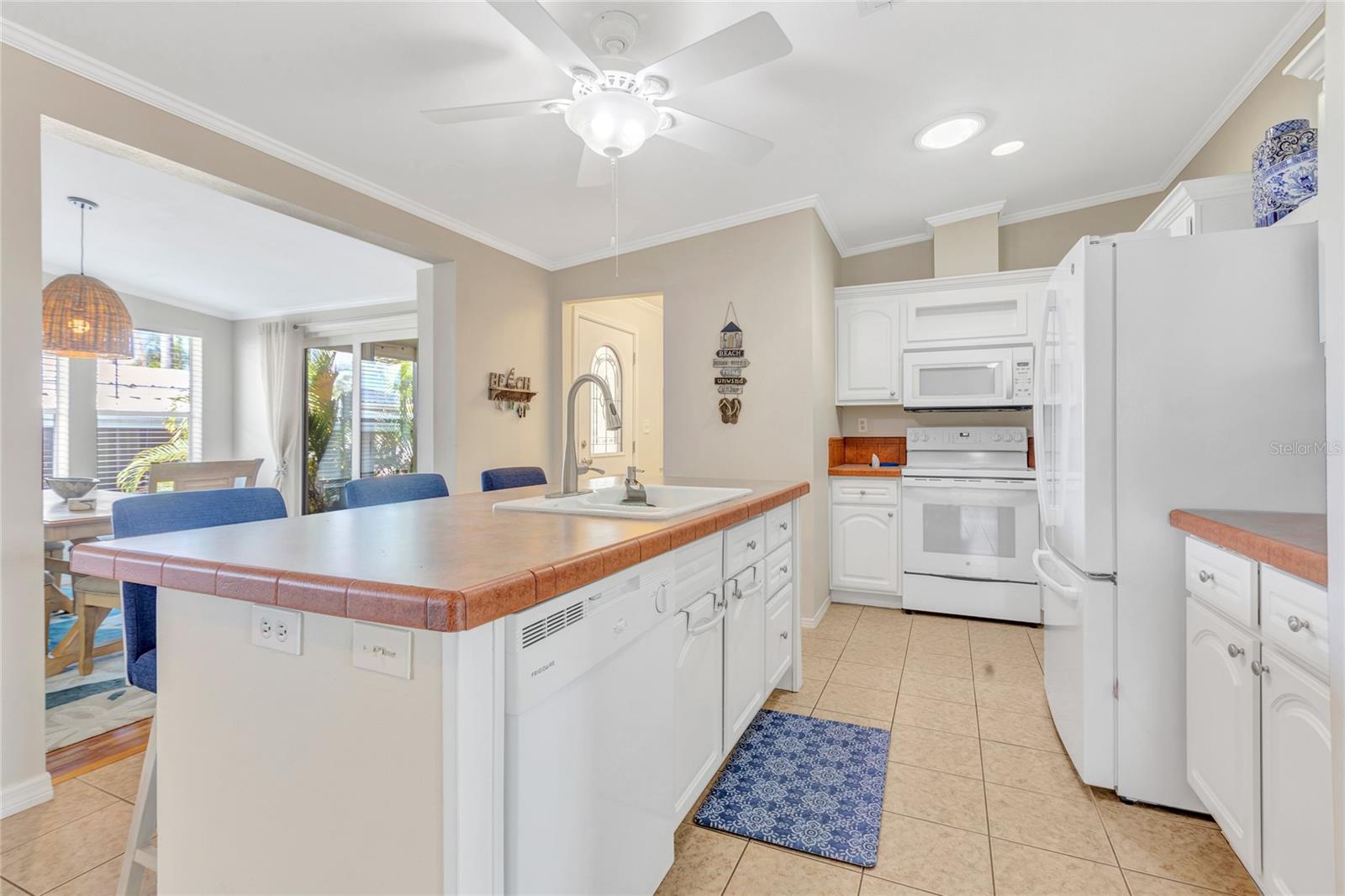 2100 KINGS HIGHWAY 1025