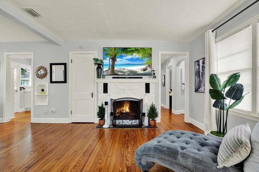 306 N HIGHLAND AVENUE