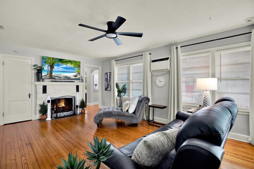 306 N HIGHLAND AVENUE