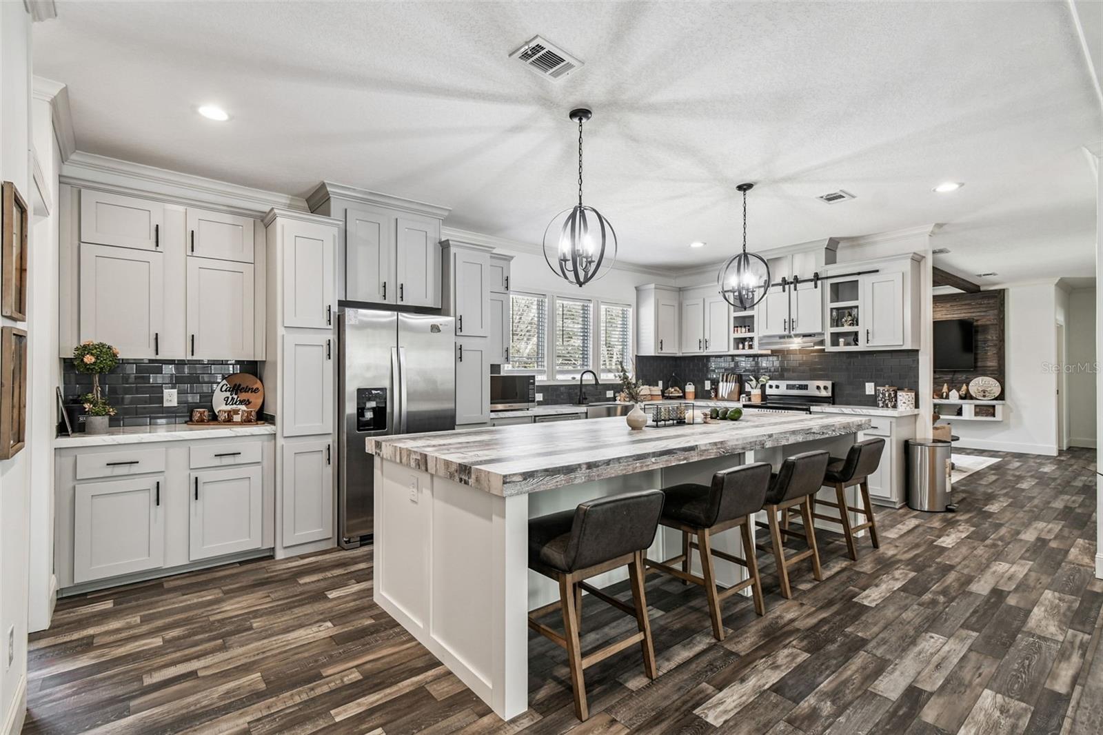 BOTETOURT ACRES 2 TRACTS 1 & 2 - Residential