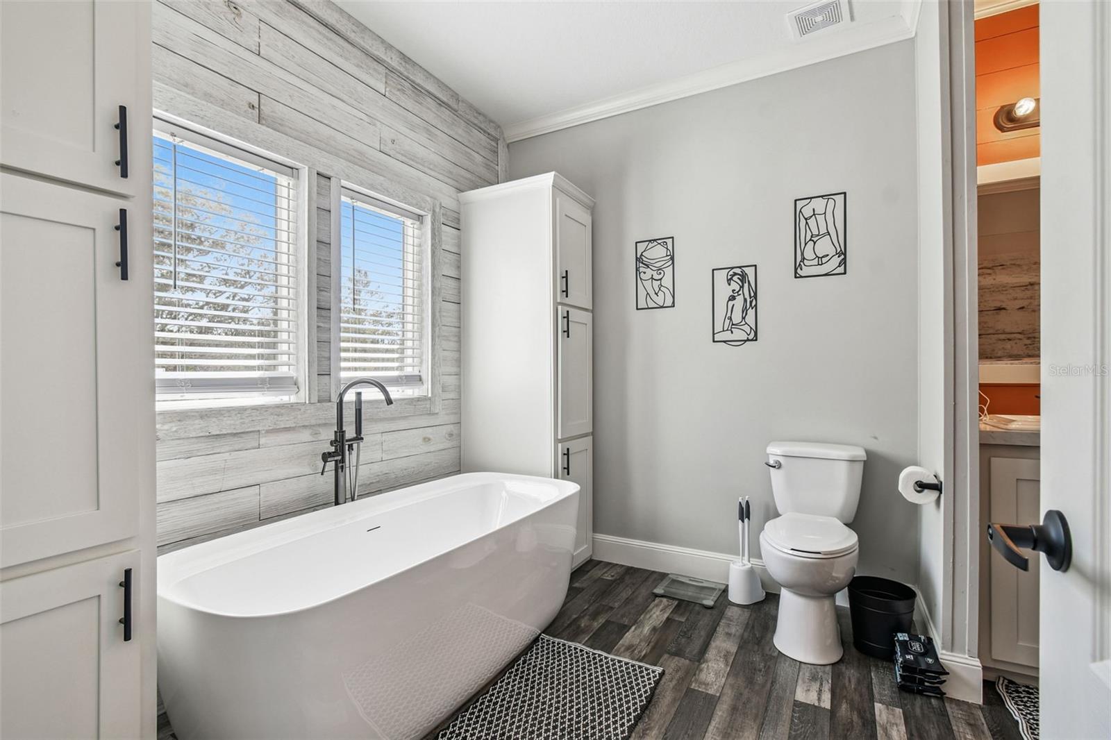 BOTETOURT ACRES 2 TRACTS 1 & 2 - Residential