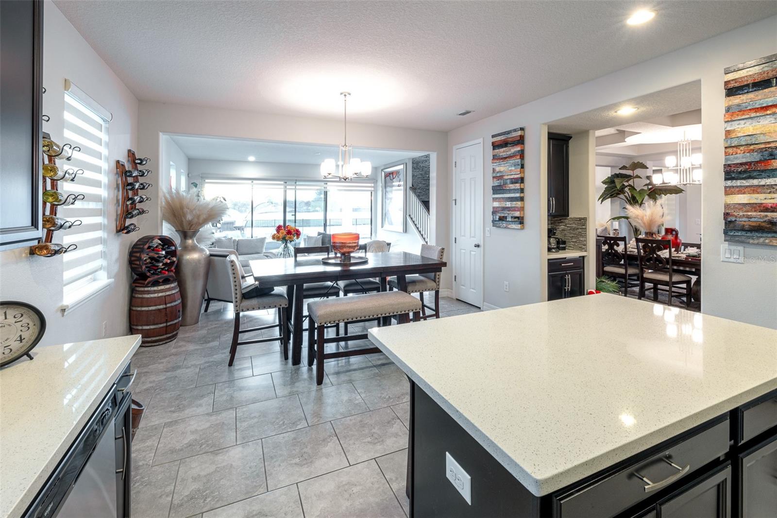 2436 CHATEAU LOOP