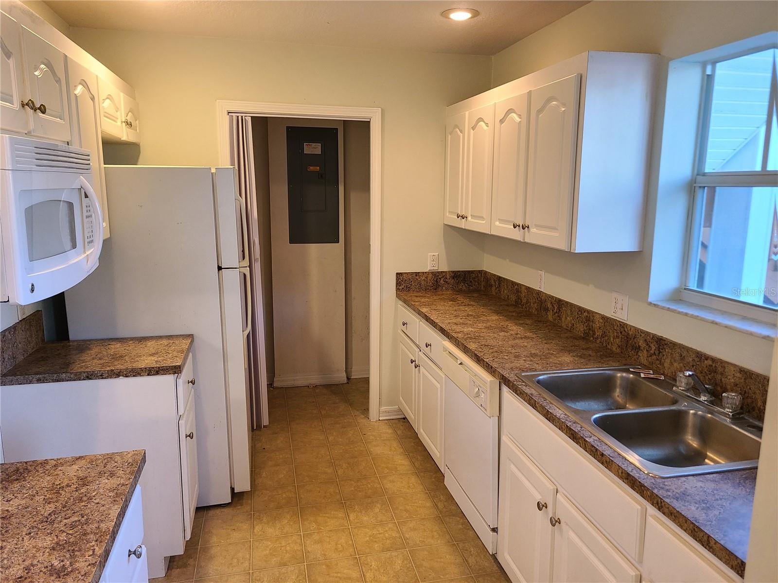 LAKE KIMBERLY VILLAGE CONDO - Residential Lease