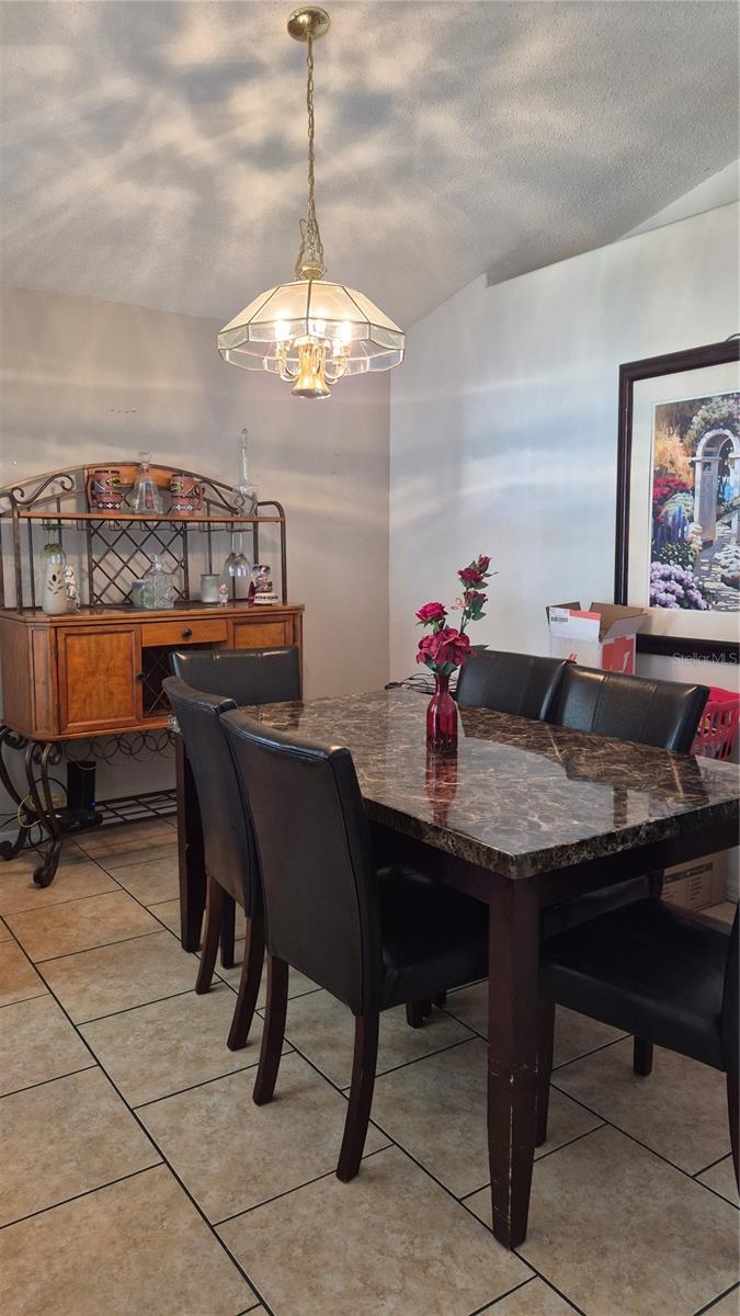 121 S ROMA WAY