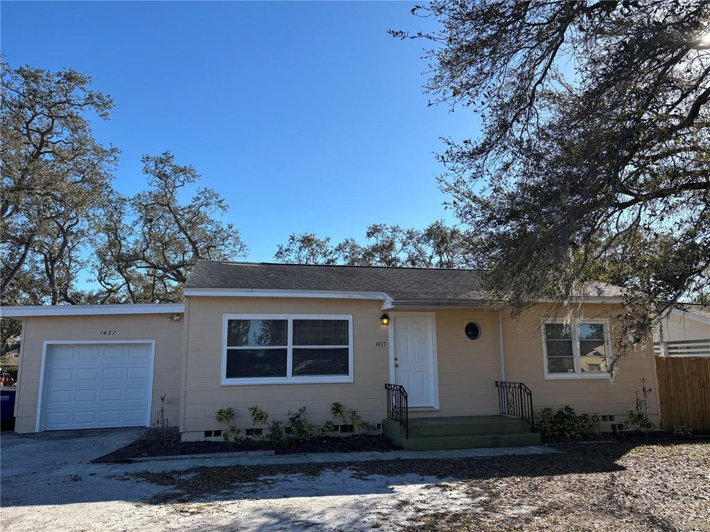 Photo of 1437 Pine Street, Clearwater, FL 33756 (MLS # TB8473113)