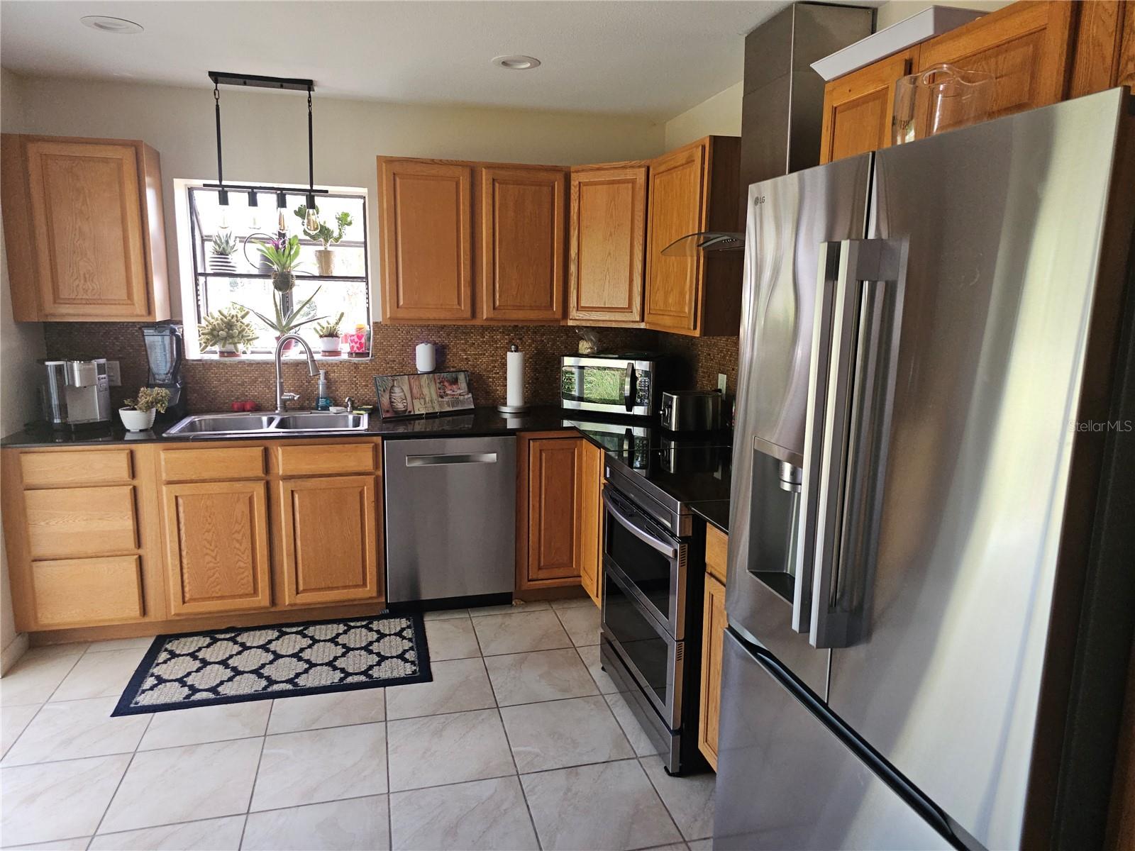 GOLDEN ACRES - Residential Lease