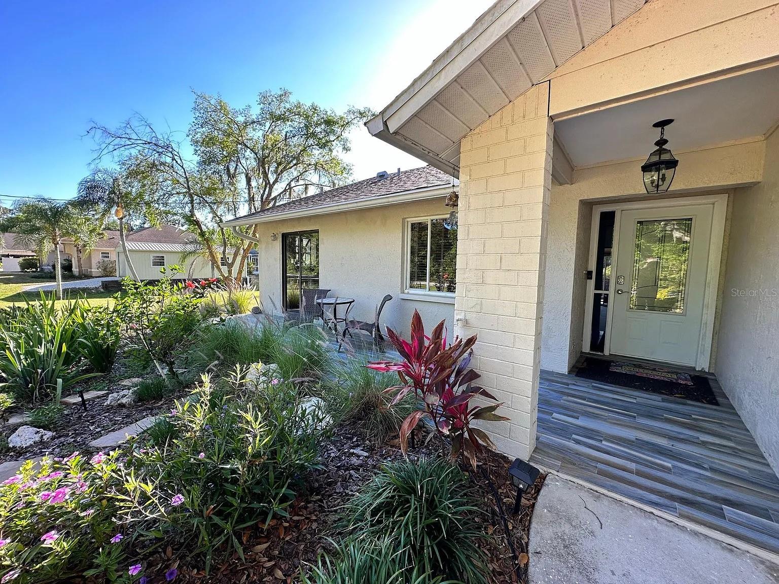 GOLDEN ACRES - Residential Lease