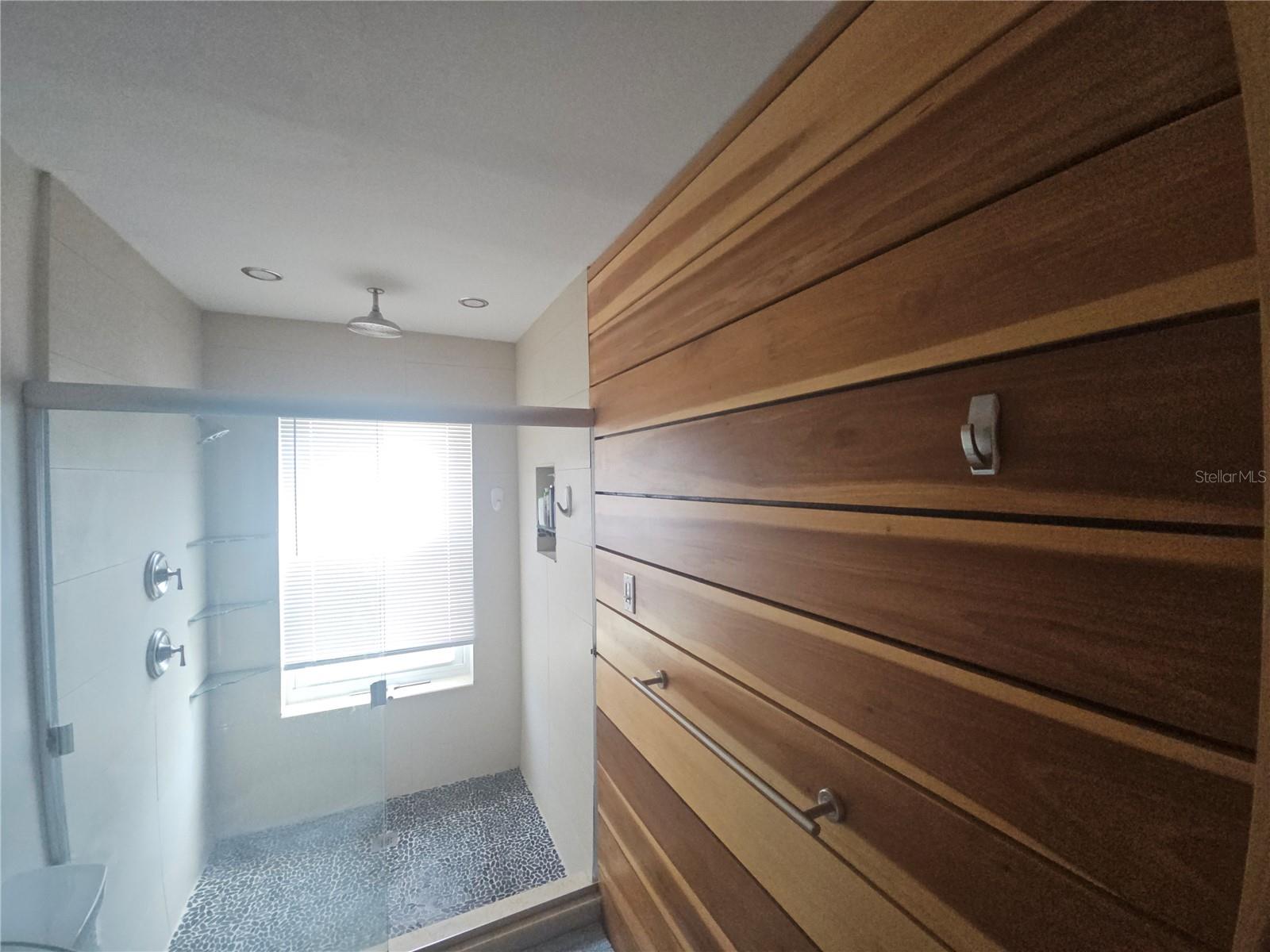 GOLDEN ACRES - Residential Lease