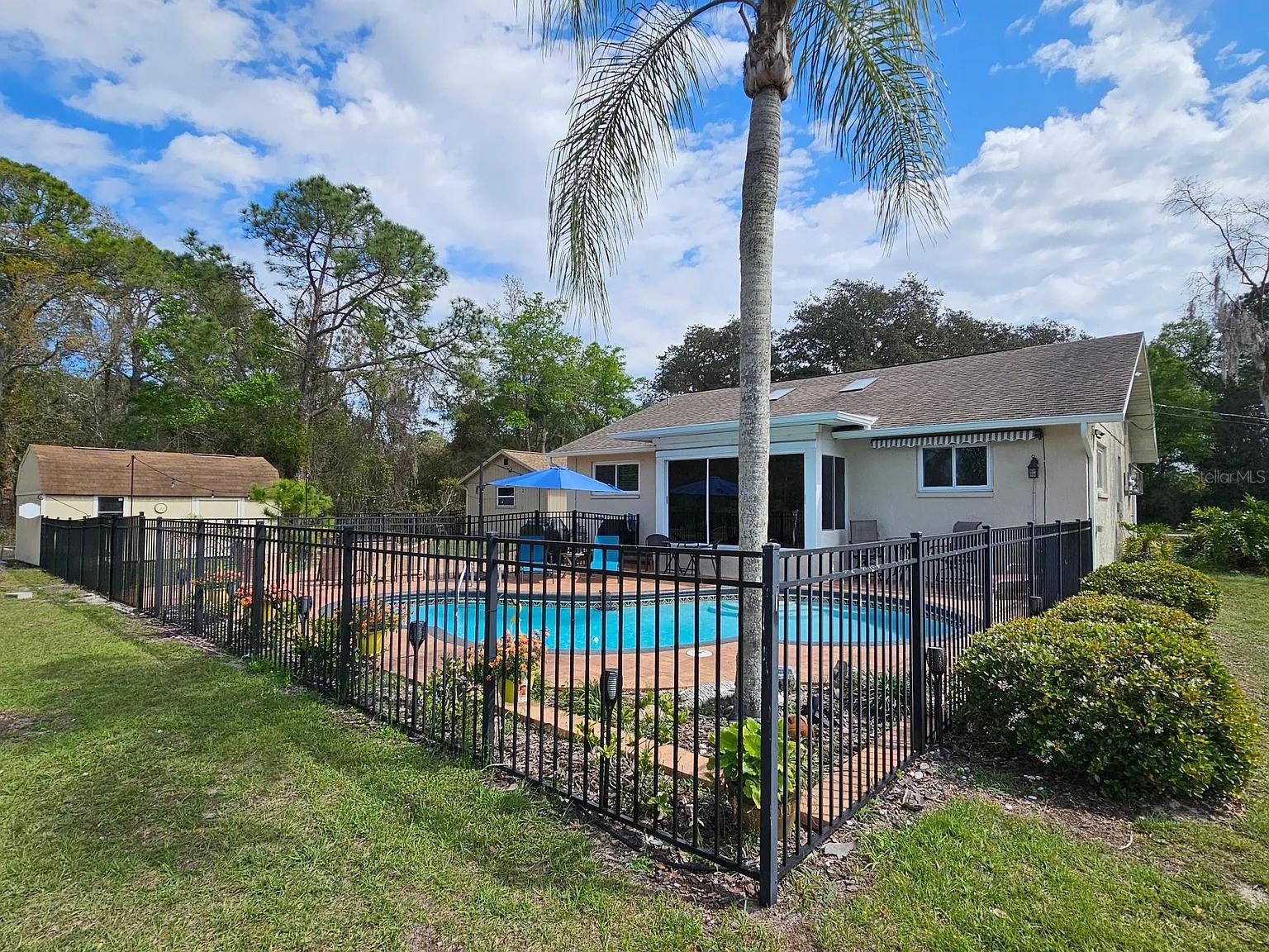 GOLDEN ACRES - Residential Lease