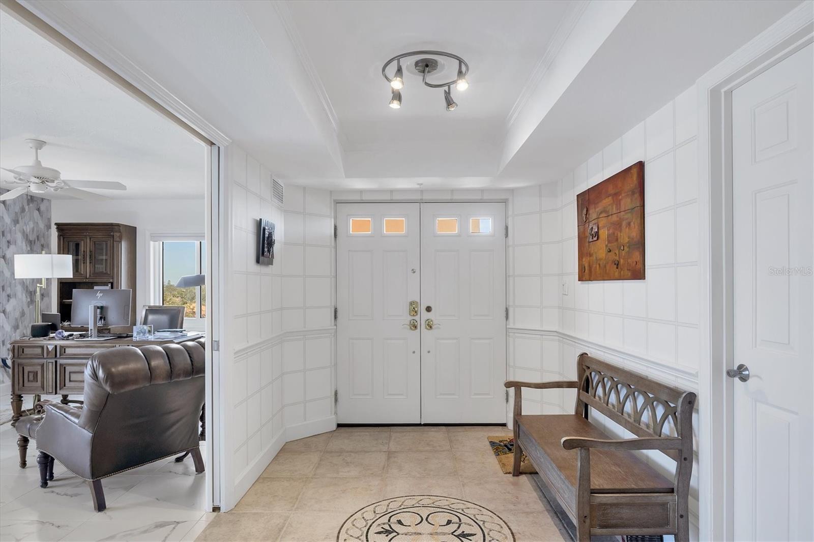 550 W FLAMINGO 401