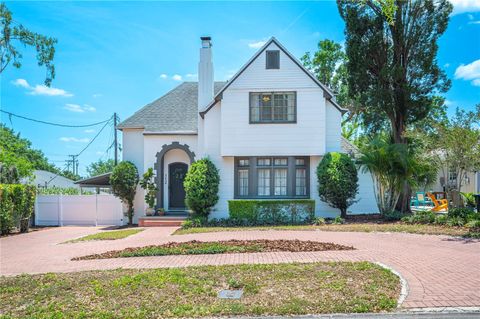 Photo of 112 Hiawatha Trail, Lakeland, FL 33803 (MLS # L4952226) Photo of 112 Hiawatha Trail, Lakeland, FL 33803 (MLS # L4952226)