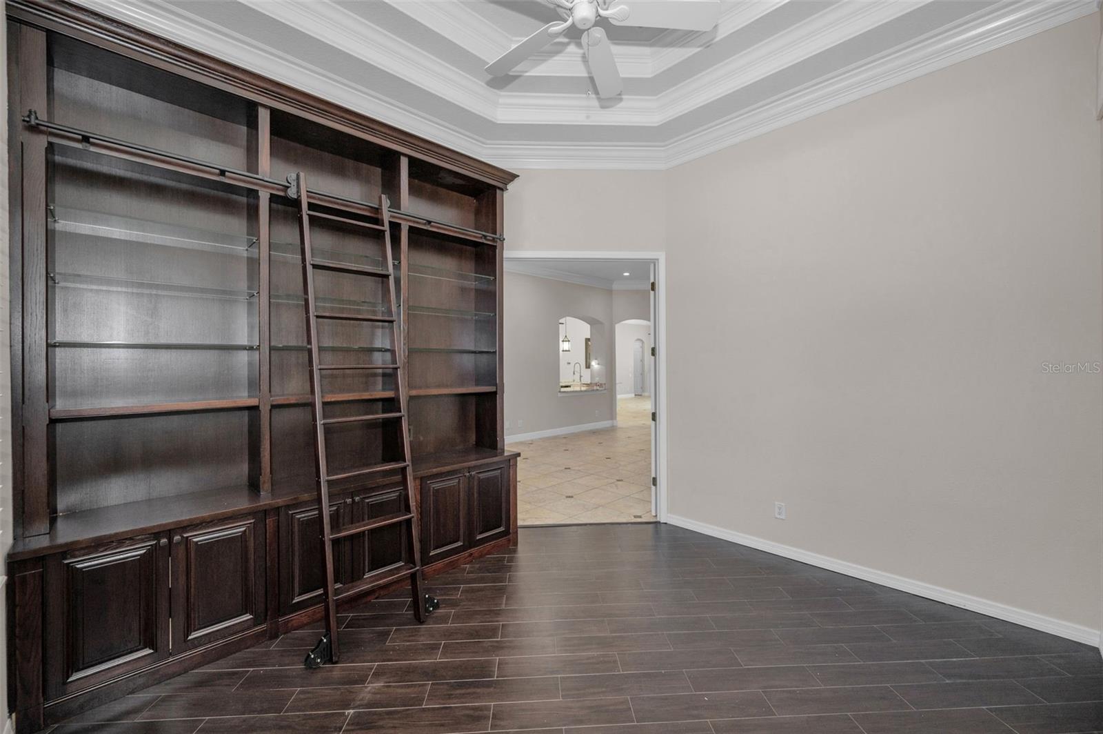 CHAMPIONS CLUB - Residential