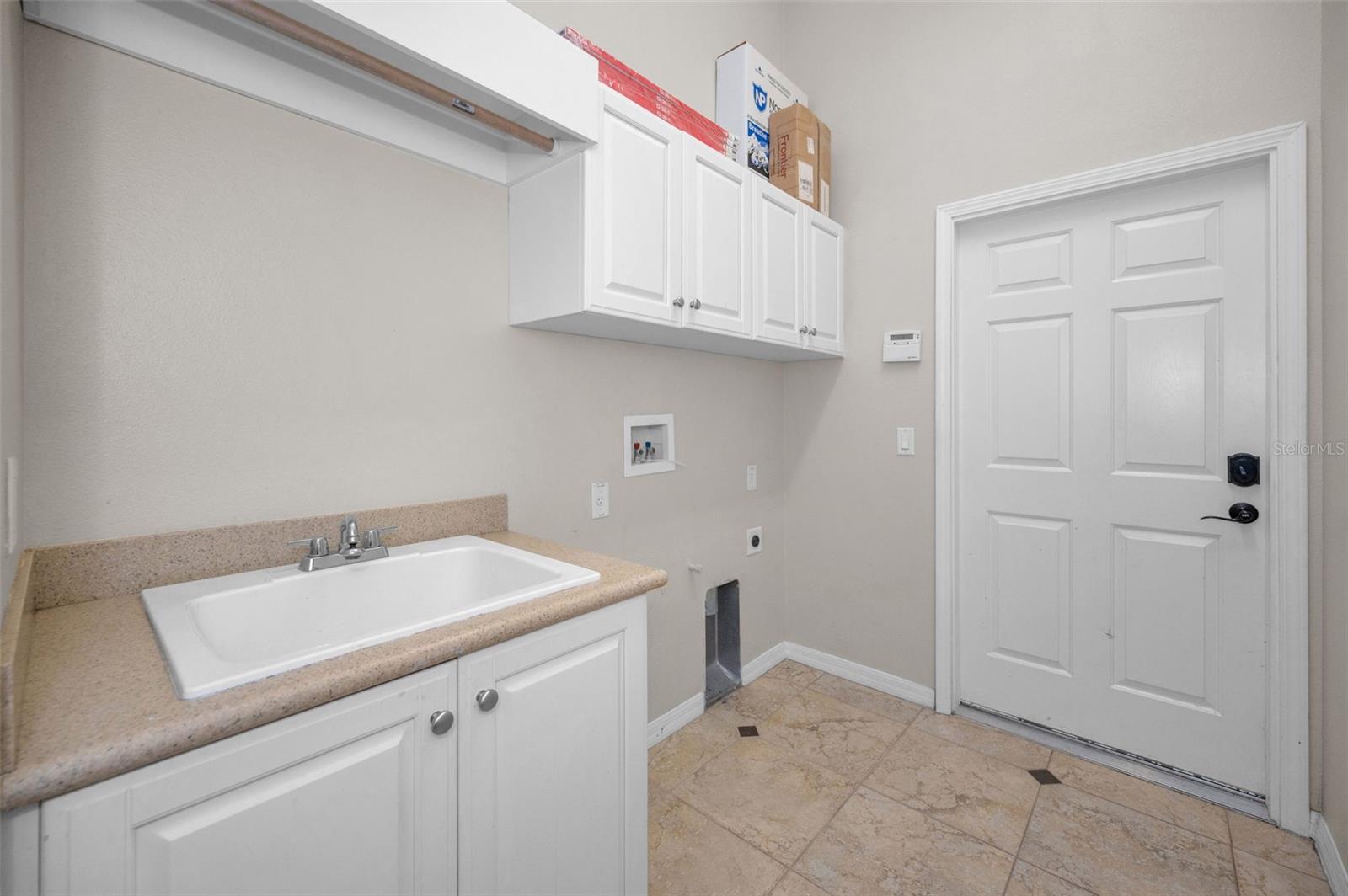 CHAMPIONS CLUB - Residential