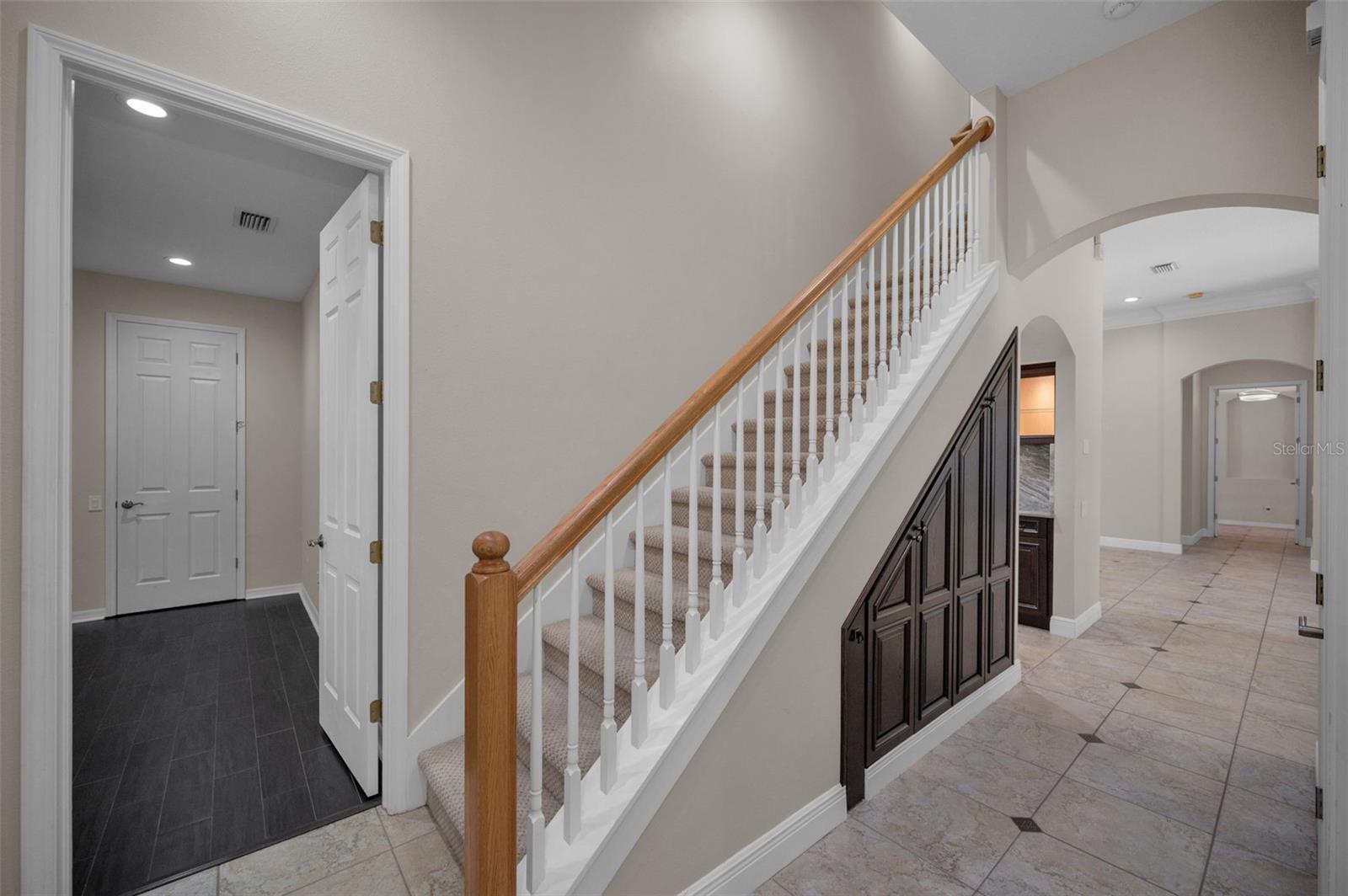 CHAMPIONS CLUB - Residential