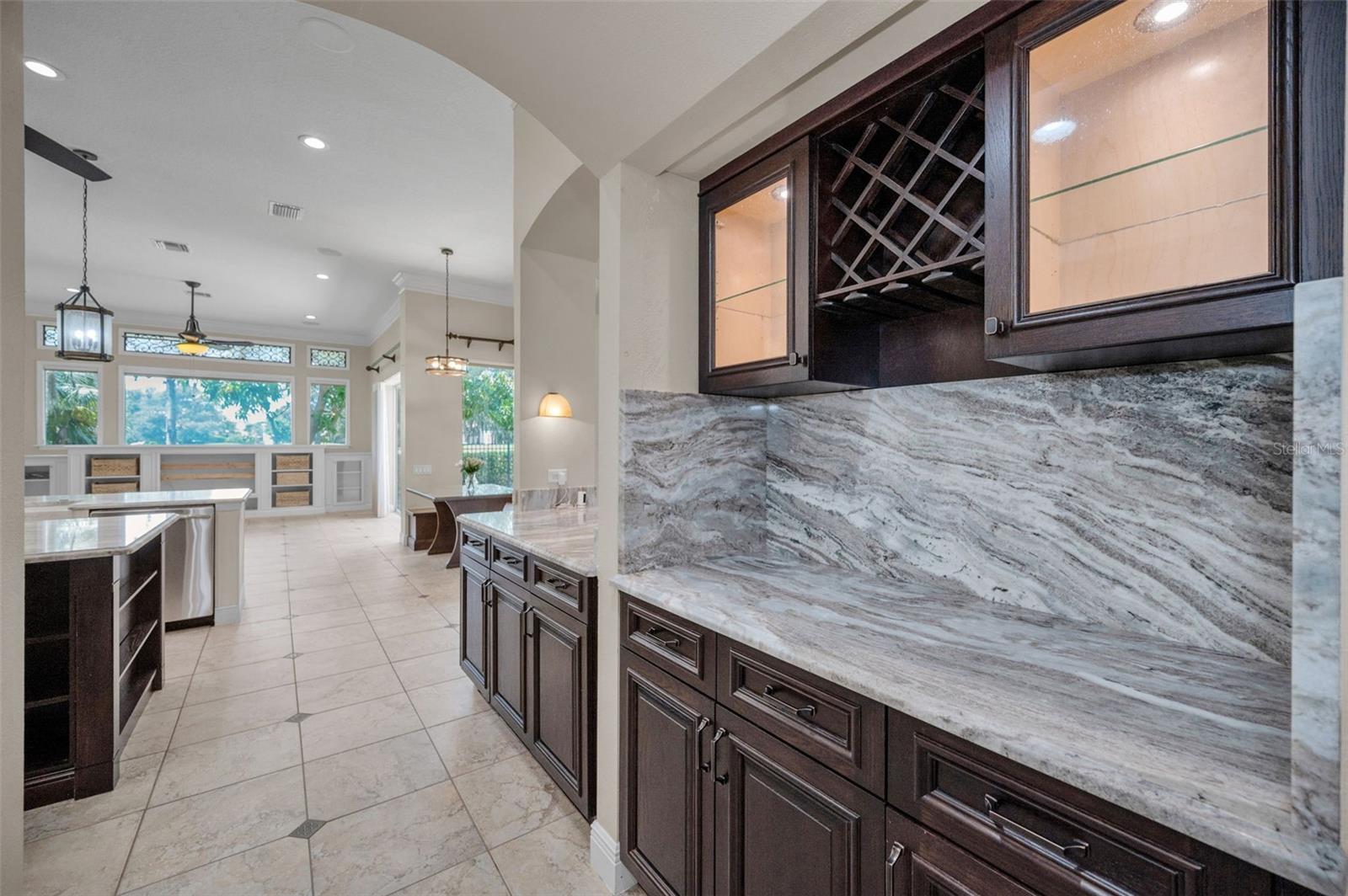 CHAMPIONS CLUB - Residential