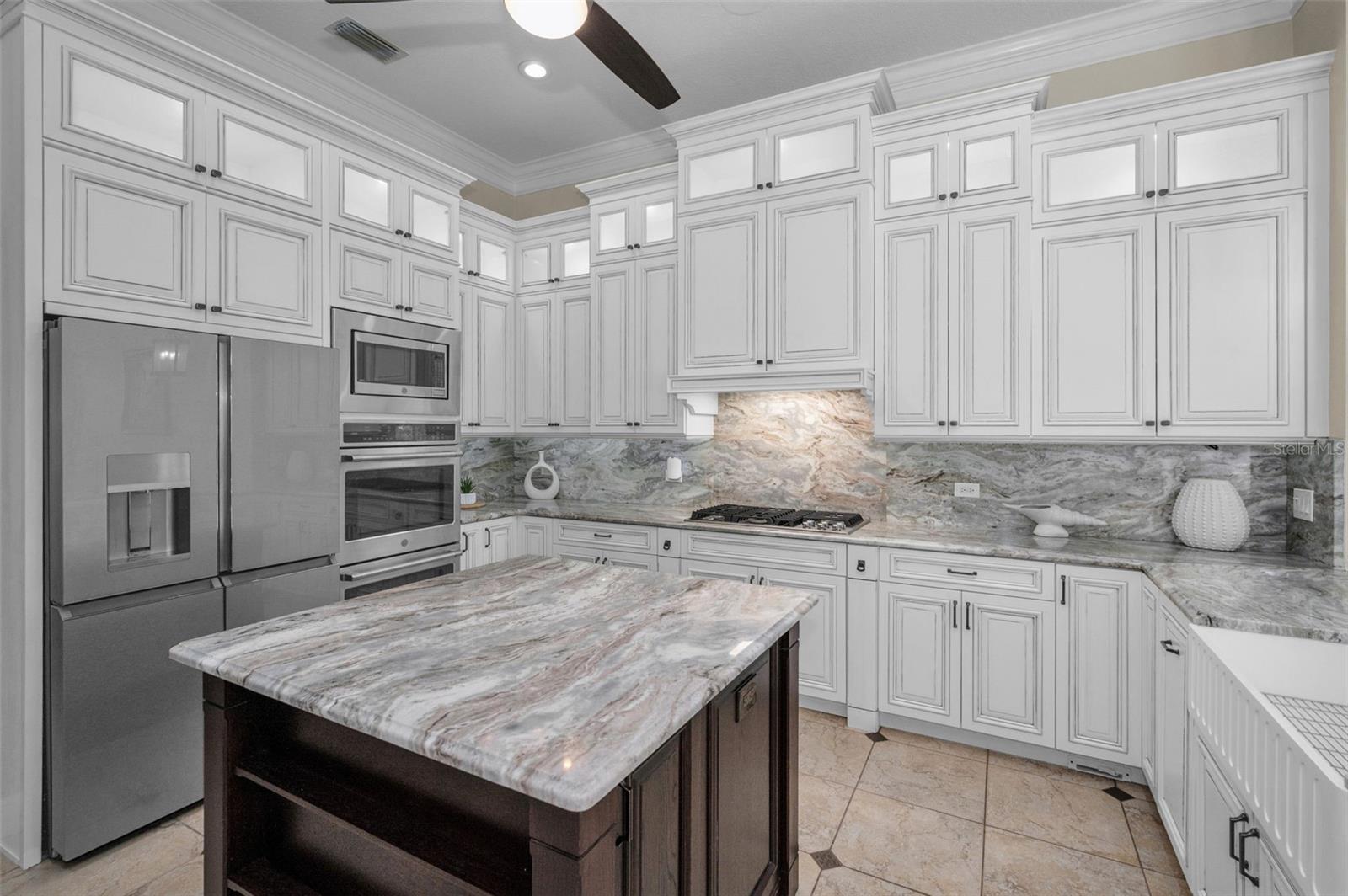 CHAMPIONS CLUB - Residential