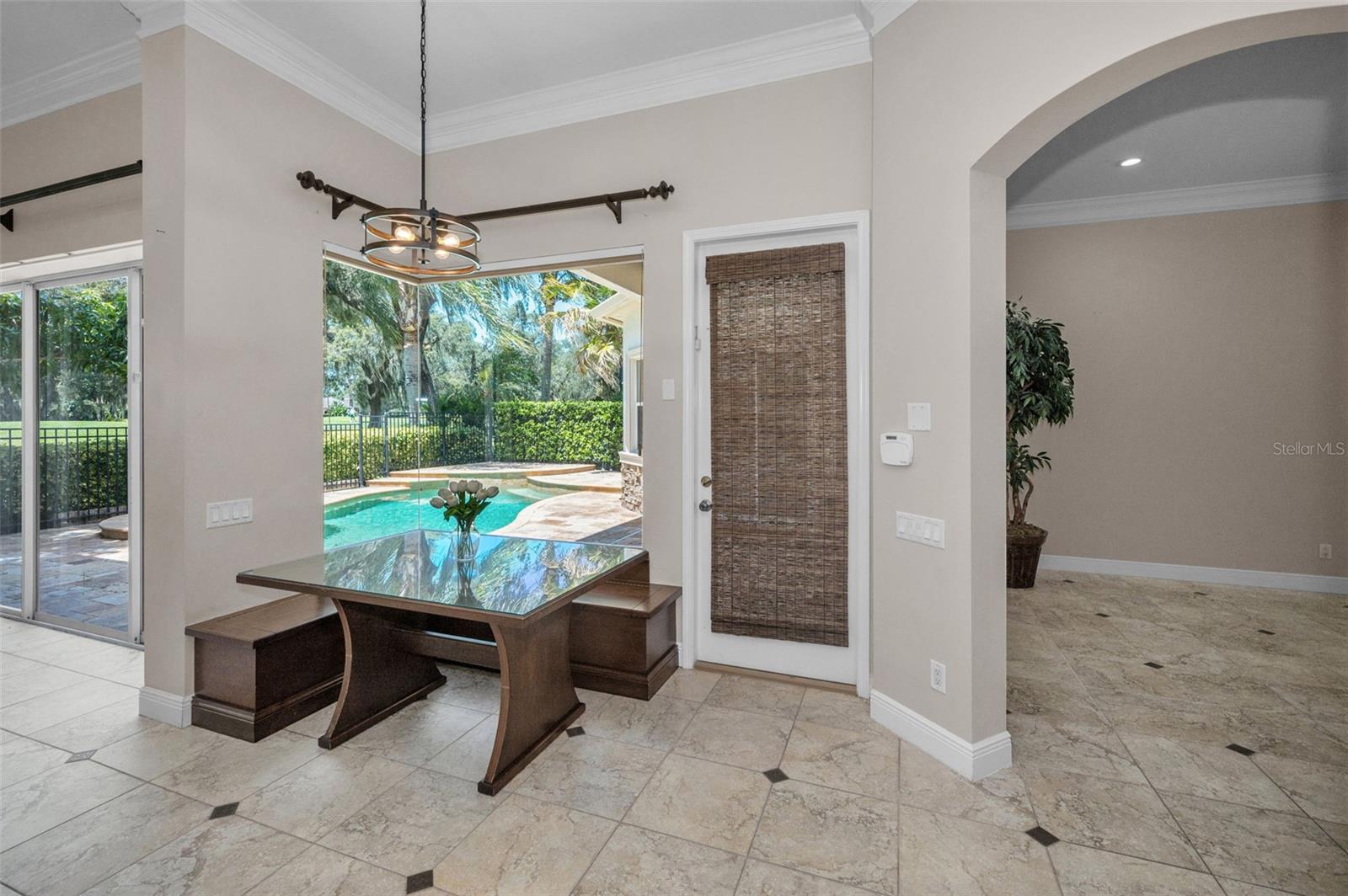 CHAMPIONS CLUB - Residential