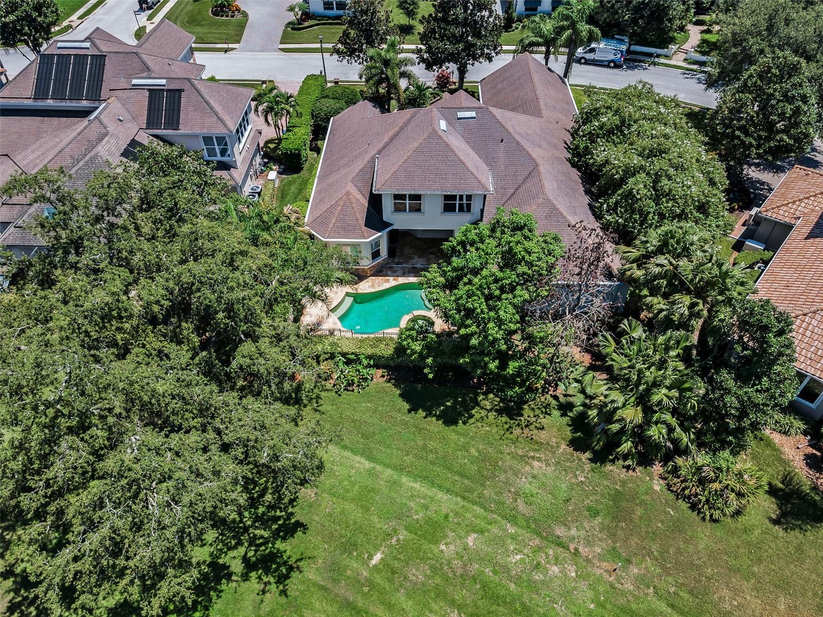 CHAMPIONS CLUB - Residential