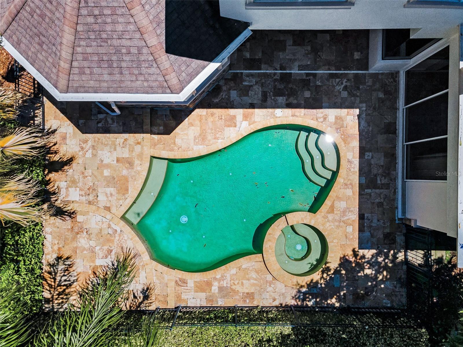 CHAMPIONS CLUB - Residential