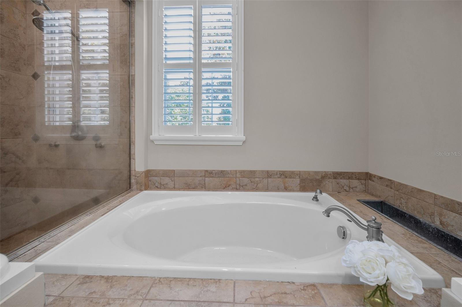 CHAMPIONS CLUB - Residential