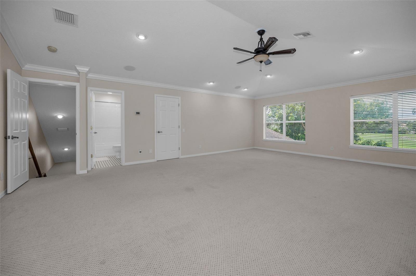 CHAMPIONS CLUB - Residential