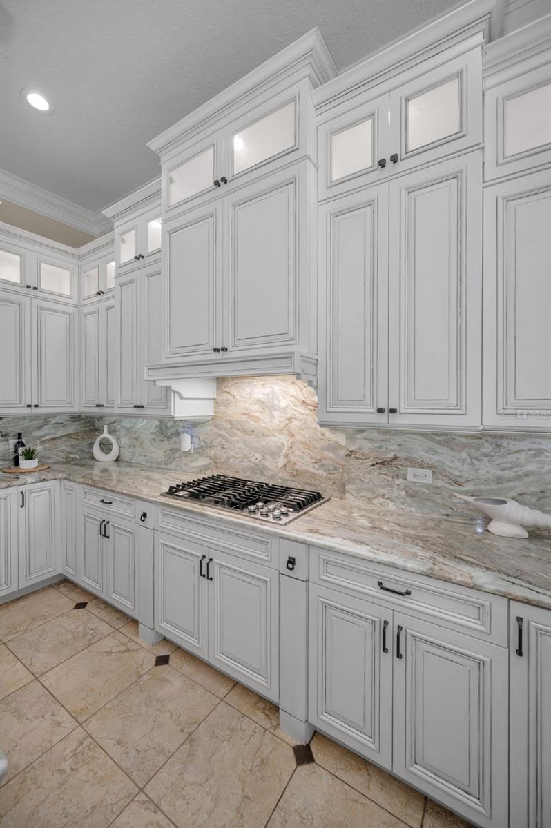 CHAMPIONS CLUB - Residential