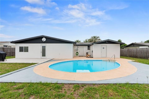 Tiny photo for 14350 SW 39th Court Road, Ocala, FL 34473 (MLS # OM725591)