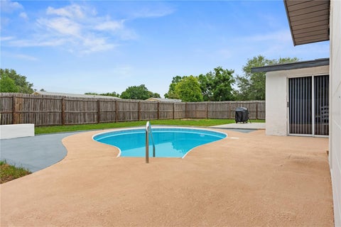 Tiny photo for 14350 SW 39th Court Road, Ocala, FL 34473 (MLS # OM725591)