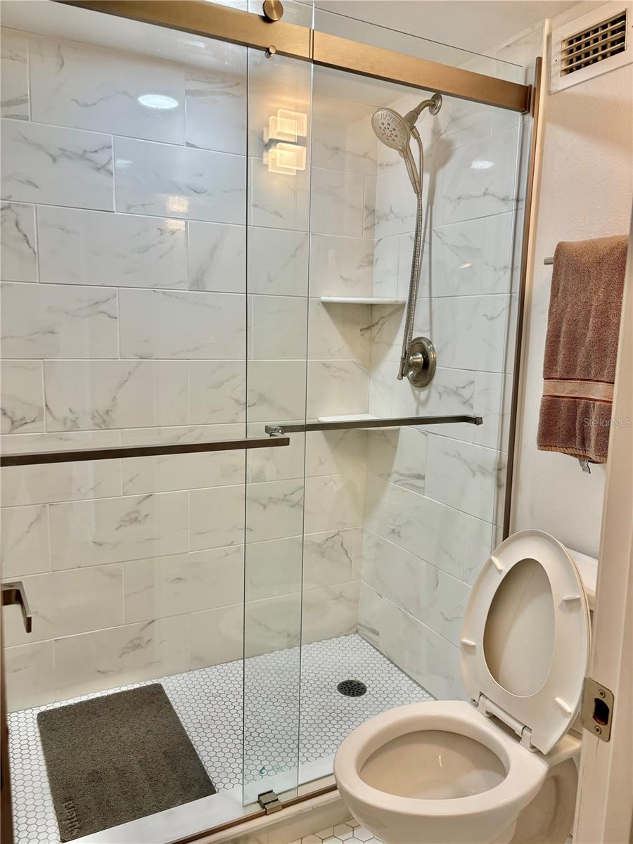 HARBOR TOWERS Y & R - Residential