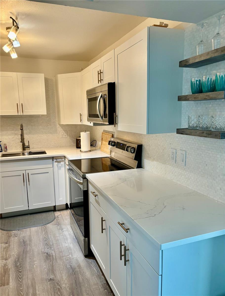 HARBOR TOWERS Y & R - Residential