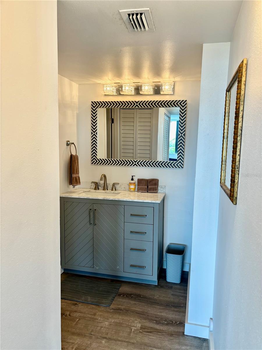 HARBOR TOWERS Y & R - Residential