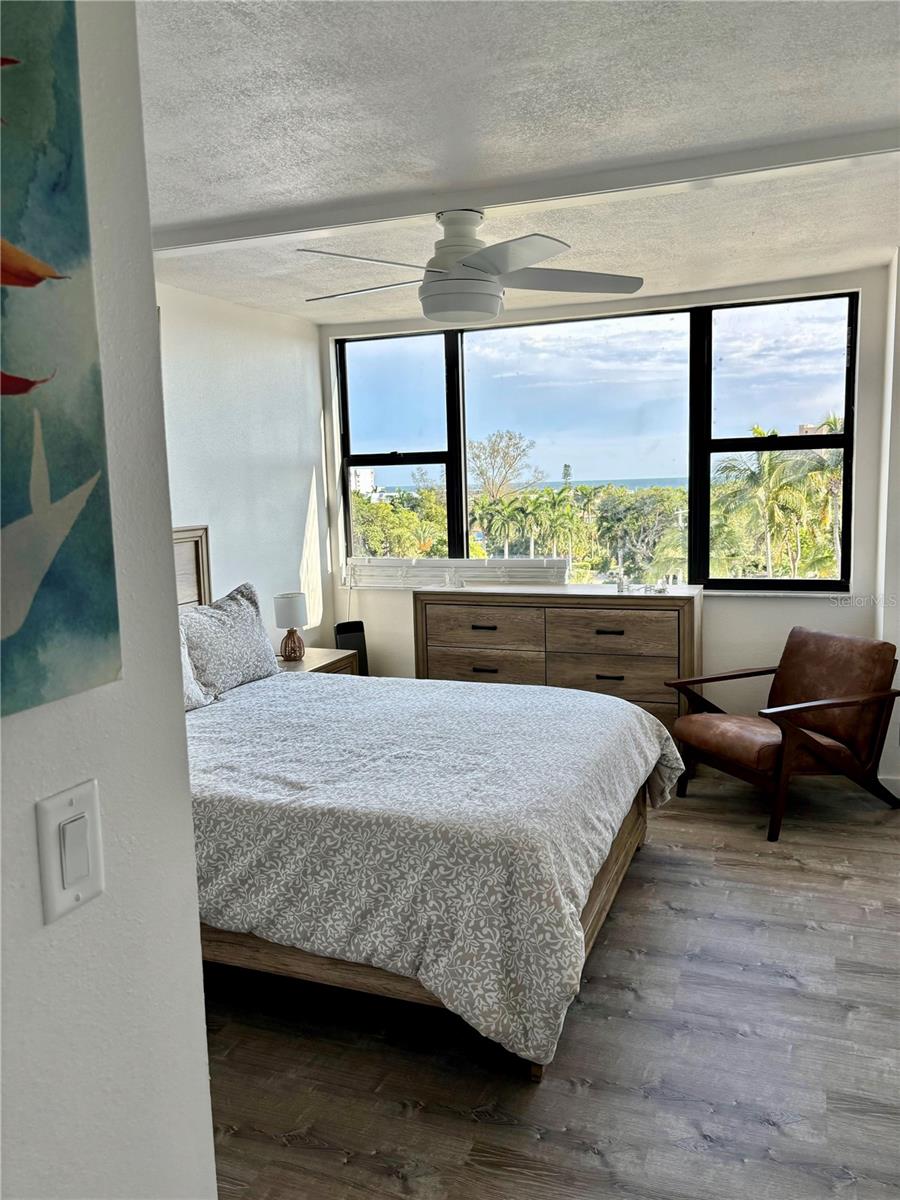 HARBOR TOWERS Y & R - Residential