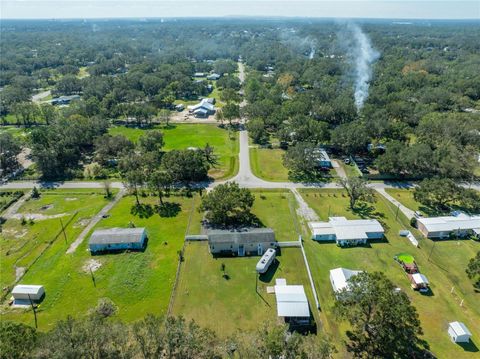 A home in LAKELAND