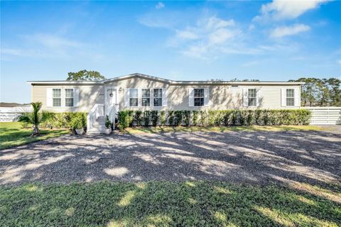 A home in LAKELAND