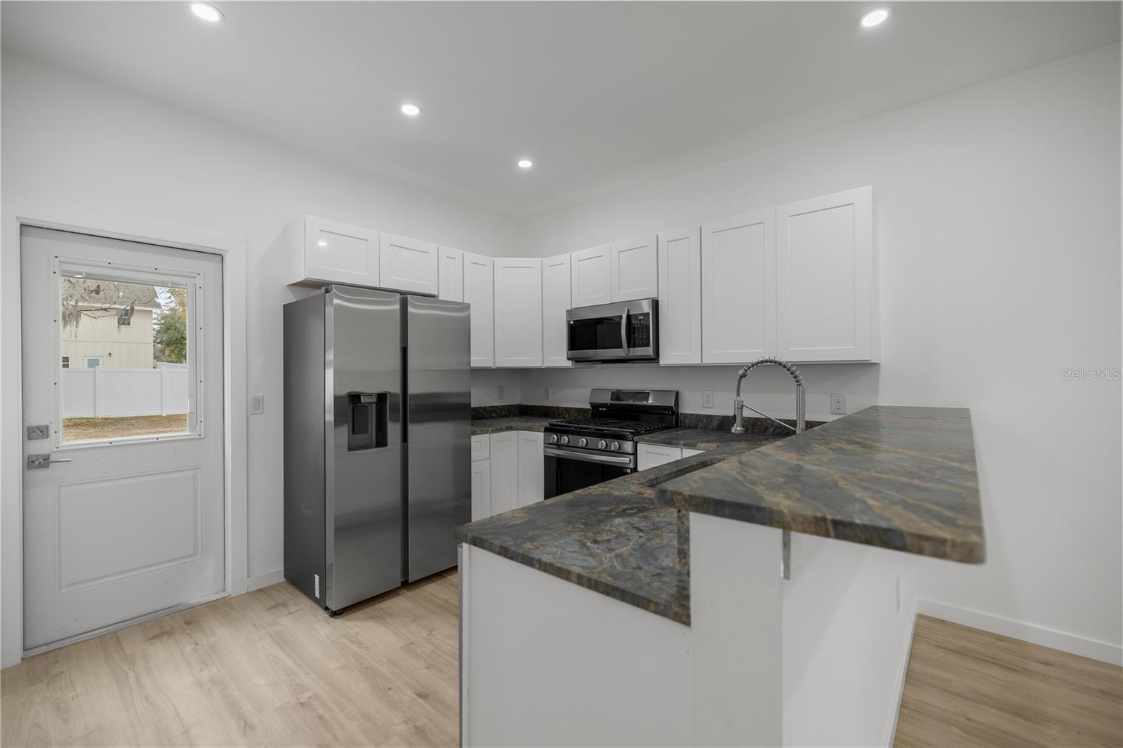 OAK VILLA - Residential