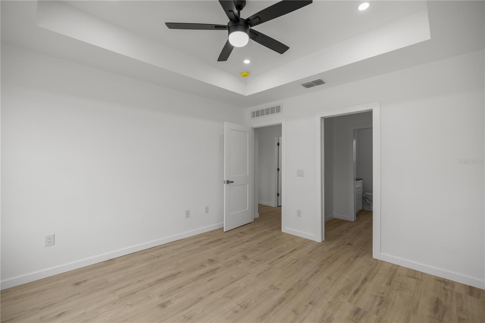 OAK VILLA - Residential