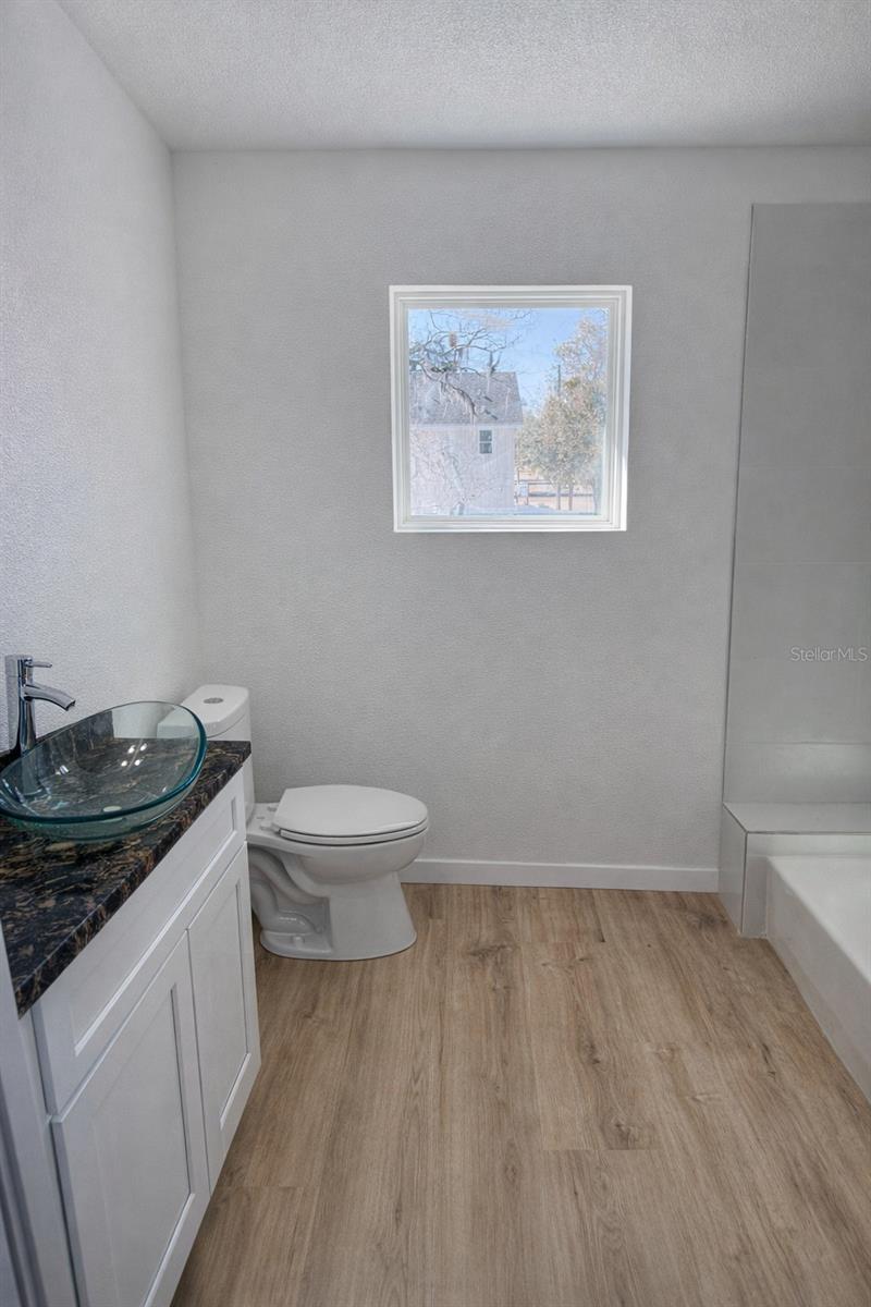 OAK VILLA - Residential